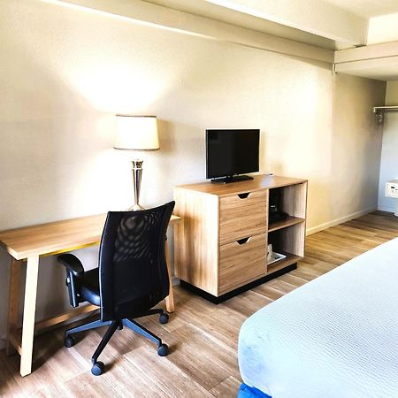 Days Inn By Wyndham Denver Downtown Екстериор снимка