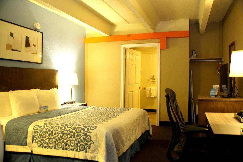 Days Inn By Wyndham Denver Downtown Екстериор снимка