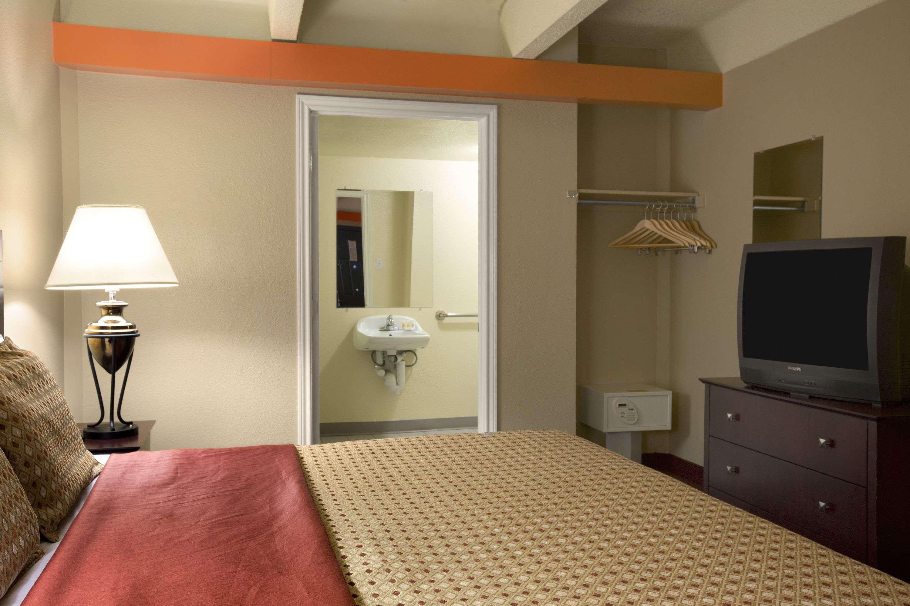 Days Inn By Wyndham Denver Downtown Екстериор снимка